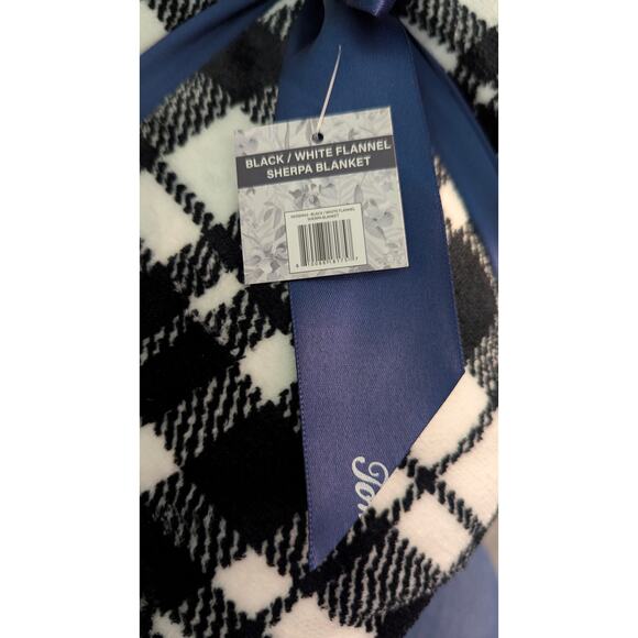 Tommy Bahama Plaid Flannel Sherpa Blanket  50" x 70"  Plush Paradise Collection - Picture 4 of 4